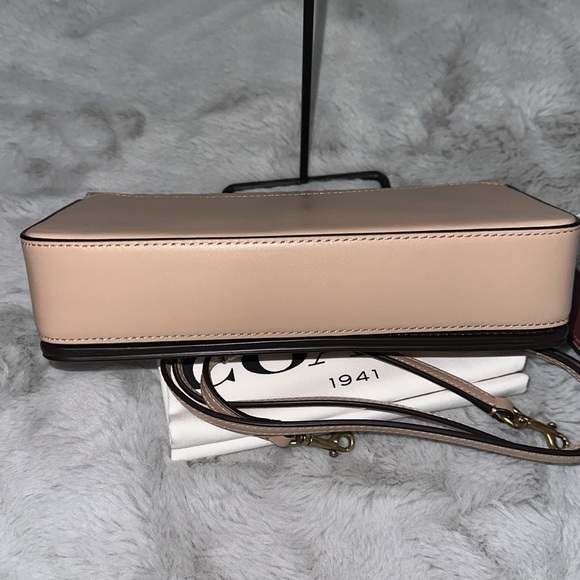 Coach Dinky in Signature Leather - Picture 5 of 6